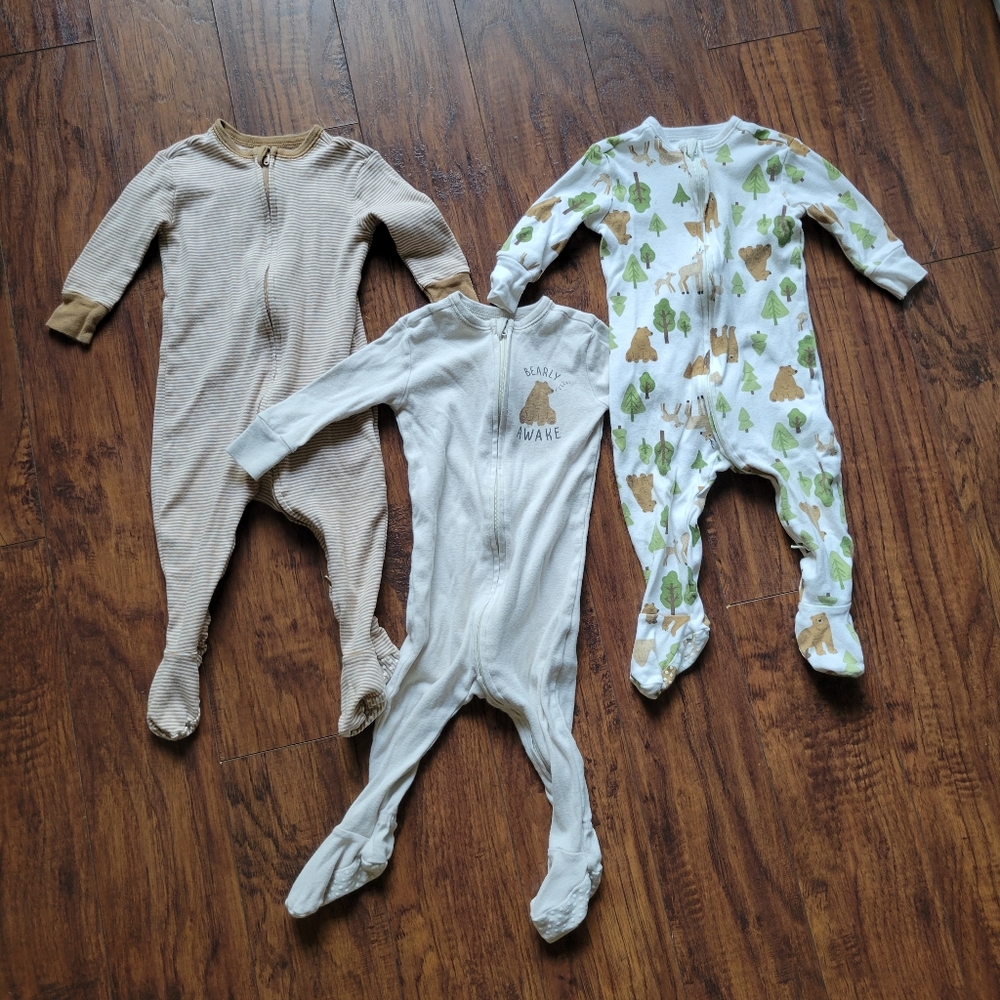 Old Navy Footy Pajamas 6-12m